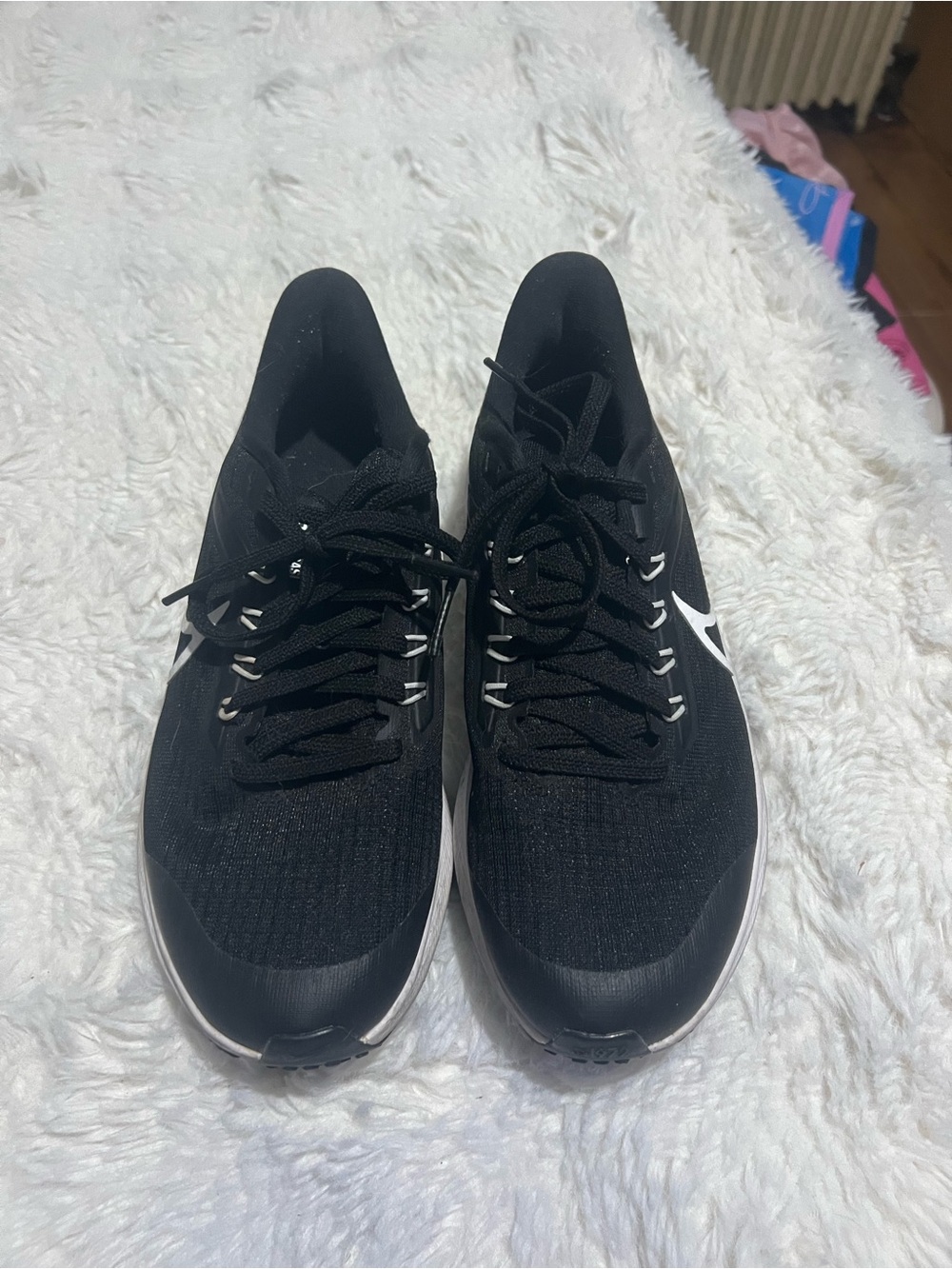 Nike Women's Black and White Athletic Running Shoes